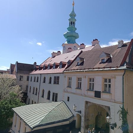 Krasny Byt S Vyhladmi V Historickom Centre Bratislava Cameră foto