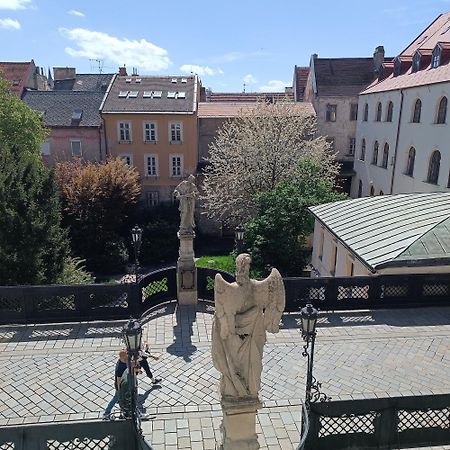Krasny Byt S Vyhladmi V Historickom Centre Bratislava Exterior foto