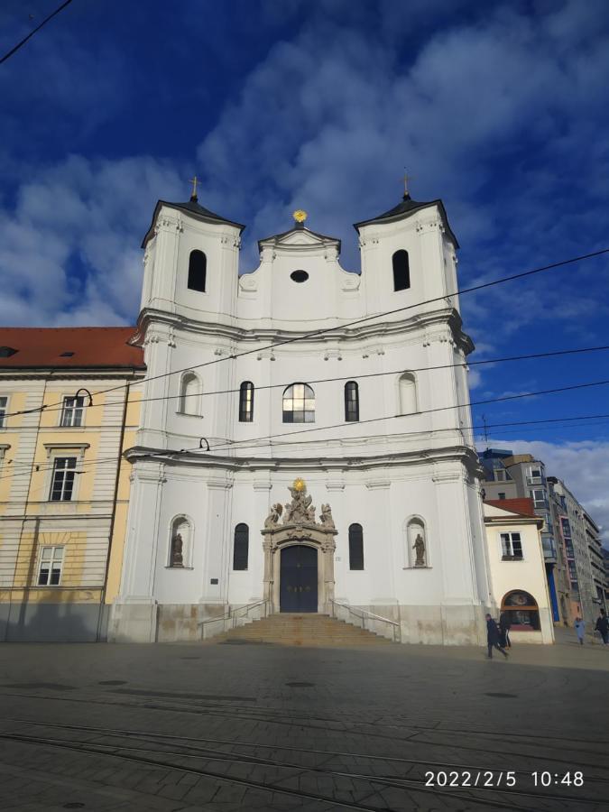 Krasny Byt S Vyhladmi V Historickom Centre Bratislava Exterior foto