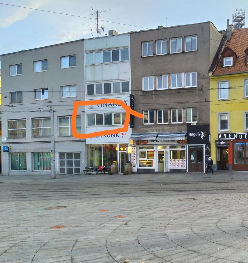 Krasny Byt S Vyhladmi V Historickom Centre Bratislava Exterior foto